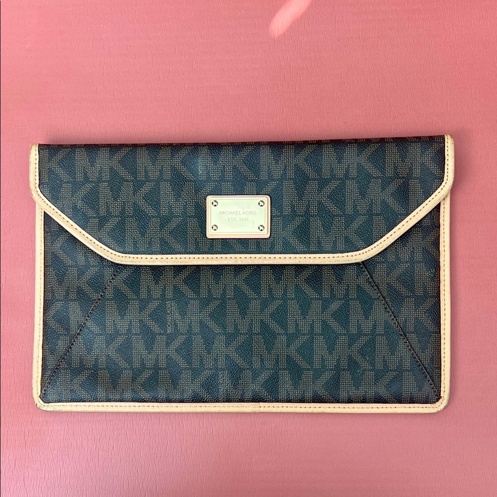 Michael Kors clutch or laptop sleeve